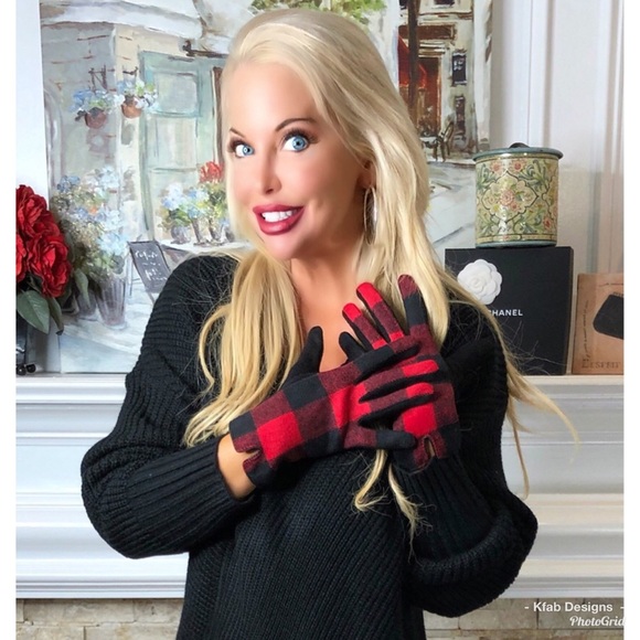 KFab Designs Accessories - LAST PAIR! Buffalo Plaid Smart Touch Warm Gloves!